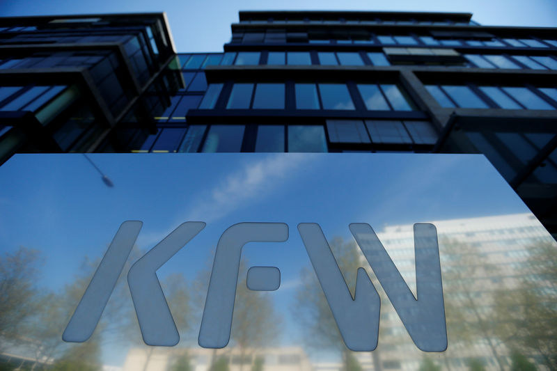 © Reuters. The logo of KfW Bank is pictured at the bank's headquarters in Frankfurt