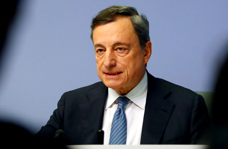 © Reuters. Presidente do BCE, Mario Draghi, em coletiva de imprensa em Frankfurt, Alemanha