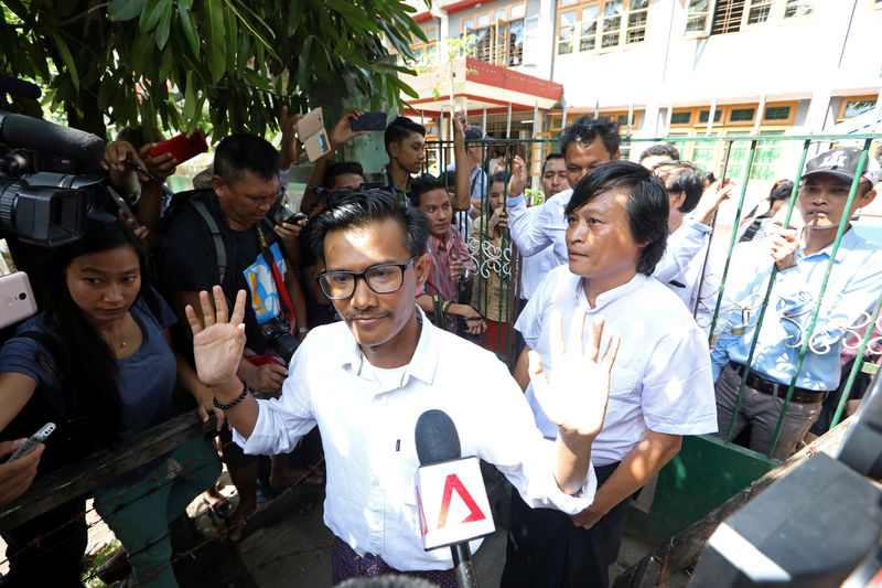 © Reuters. Kyaw Zaw Linn, editor do Eleven Media, deixa tribunal de Tamwe, em Yangon