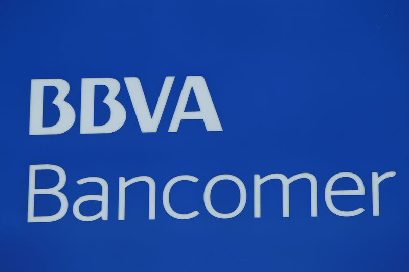 © Reuters. The logo of BBVA Bancomer bank is pictured at a branch in Ciudad Juarez