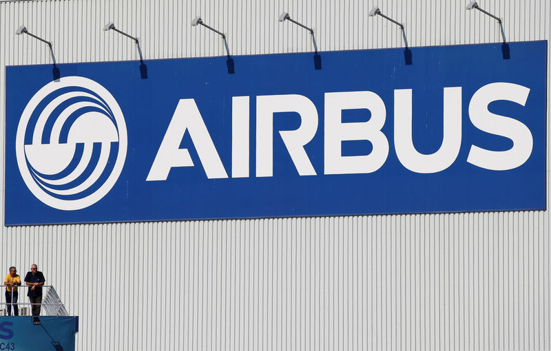 © Reuters. Logo of Airbus is seen as an Airbus Beluga XL transport plane prepares to take off during its first flight event in Colomiers near Toulouse