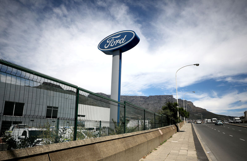 © Reuters. The logo of the Ford Motor Company is seen outside a car dealership in Cape Town