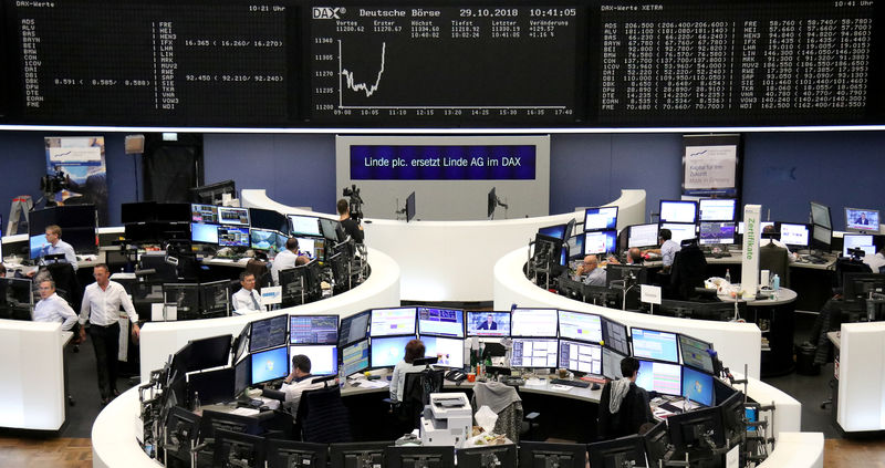 © Reuters. The German share price index DAX graph at the stock exchange in Frankfurt