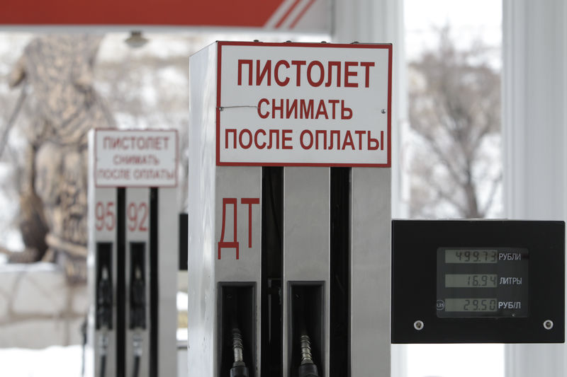 © Reuters. АЗС в хуторе Извещательный Ставропольского края