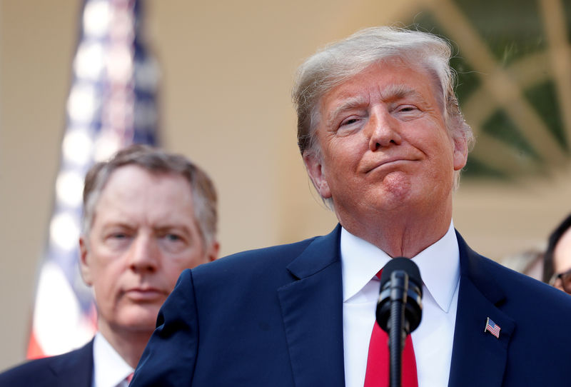 © Reuters. FILE PHOTO: U.S. President Trump discusses trade deal in the Rose Garden of the White House in Washington