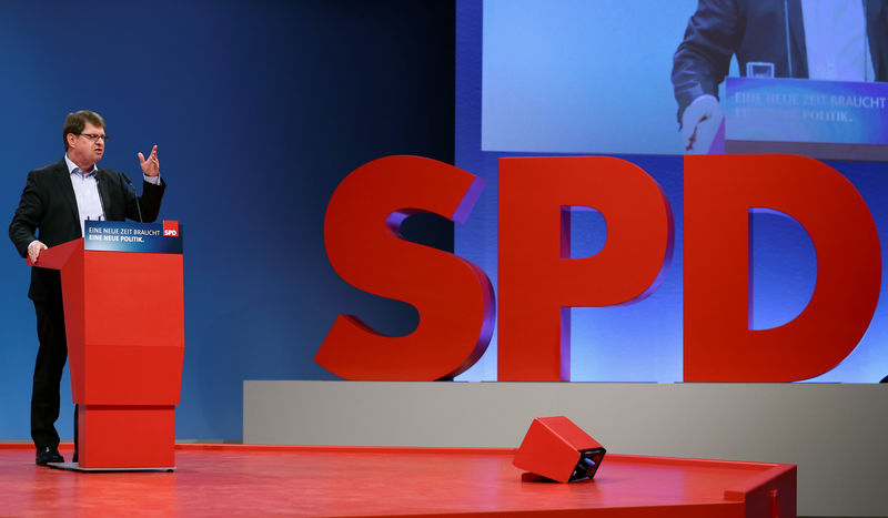 © Reuters. Ralf Stegner speaks during the SPD's one-day party congress in Bonn