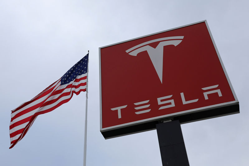 © Reuters. FILE PHOTO: A Tesla charging station is seen in Salt Lake City