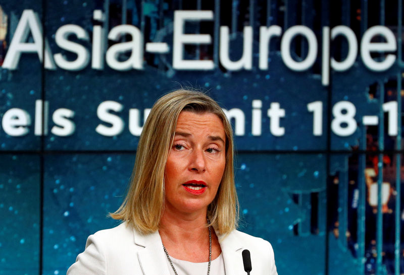 © Reuters. الاتحاد الأوروبي وألمانيا وبريطانيا وفرنسا يأسفون لقرار واشنطن إعادة فرض عقوبات على إيران