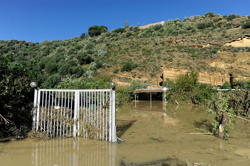 © Reuters. General view of the a house after the river Milicia flooded in Casteldaccia near Palermo