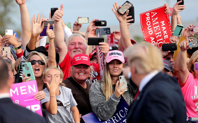 © Reuters. Para los partidarios de Trump, los comicios del martes son una batalla para proteger su visión de EEUU