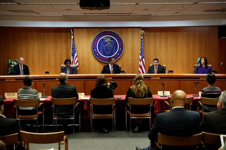 © Reuters. Audiência sobre neutralidade de rede na Comissão Federal de Comunicações em Washington, Estados Unidos