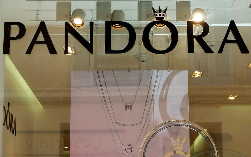 © Reuters. FILE PHOTO: The Pandora logo is seen in jewellery shop in downtown Rome