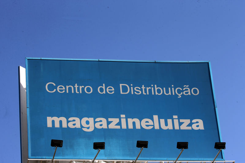 © Reuters. Outdoor da Magazine Luiza em Louveira, São Paulo