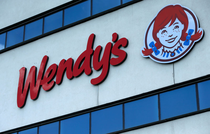 © Reuters. FILE PHOTO - Logo of Wendy's is on display in Tbilisi