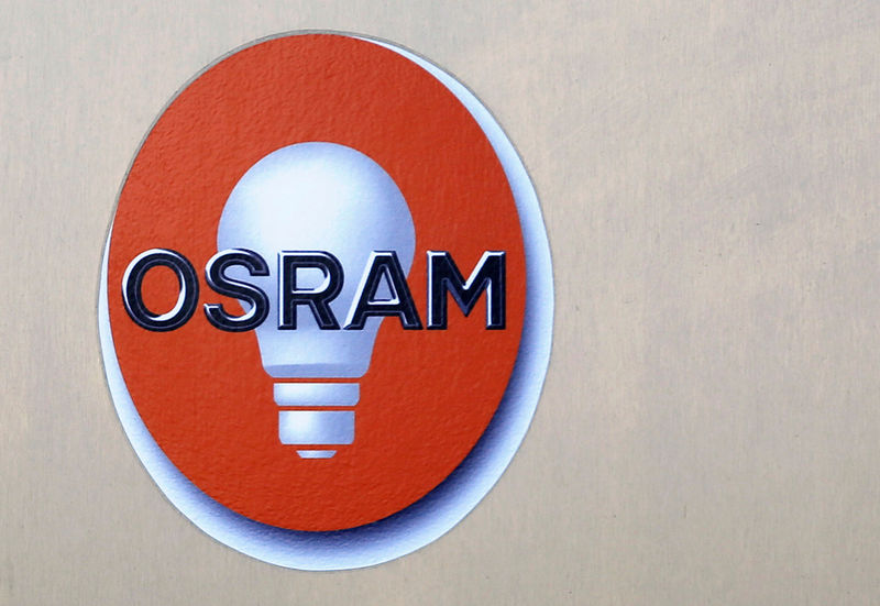 © Reuters. The logo of lamp manufacturer Osram is pictured at the headquarters in Munich