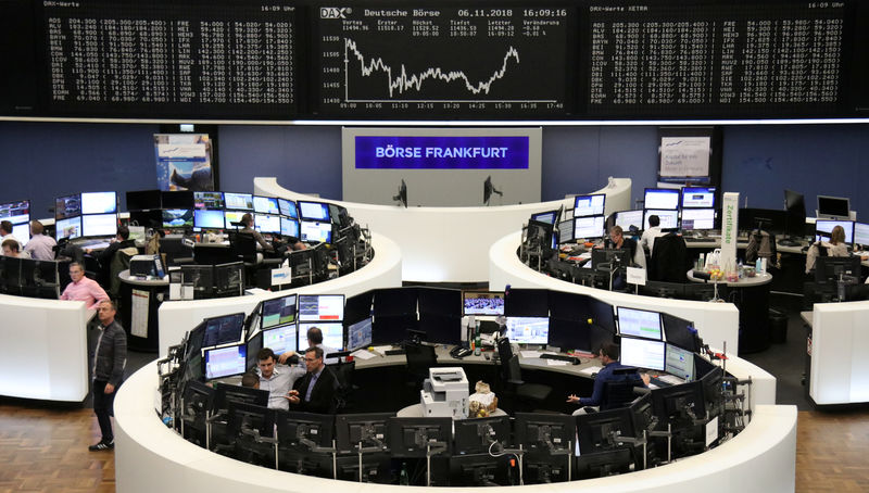 © Reuters. Las bolsas europeas se recuperan tras elecciones EEUU; la banca española repunta