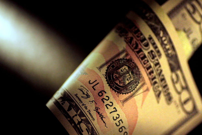 © Reuters. FILE PHOTO: FILE PHOTO: Illustration photo of a U.S. Dollar note