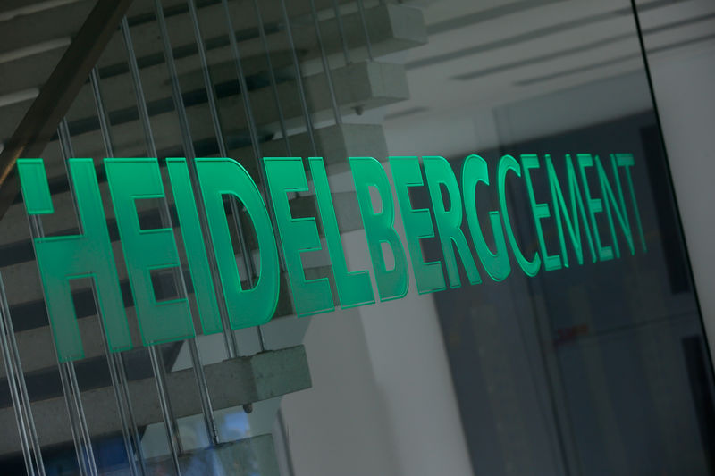 © Reuters. HEIDELBERGCEMENT VA RÉDUIRE SES COÛTS ET SES INVESTISSEMENTS