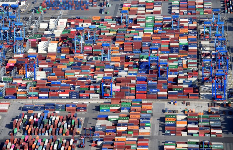 © Reuters. FILE PHOTO: Aerial view of containers at a loading terminal in the port of Hamburg