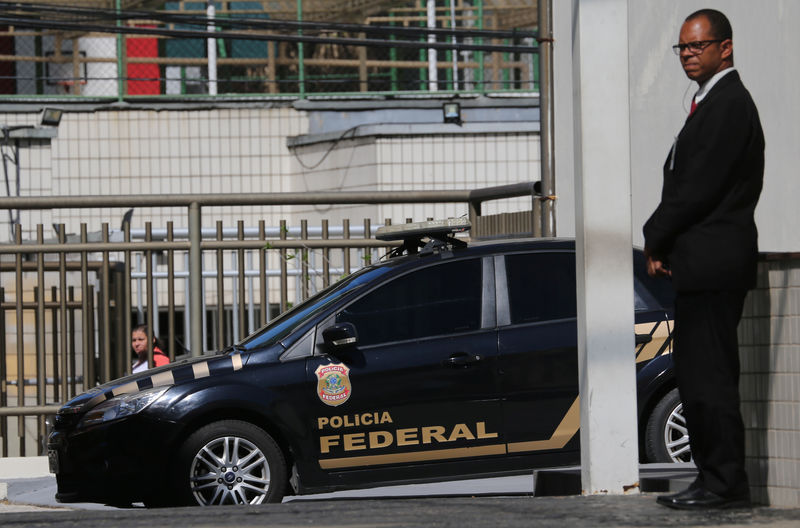 © Reuters. Carro da Polícia Federal no Rio de Janeiro