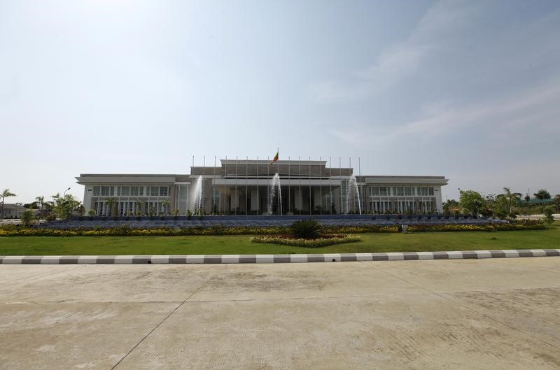© Reuters. Myanmar's Central Bank building is seen in Naypyitaw