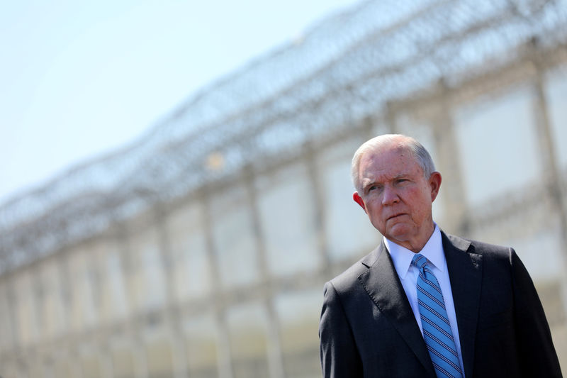 © Reuters. FILE PHOTO: Attorney General Jeff Sessions makes vsit to U.S. Mexico border in San Diego