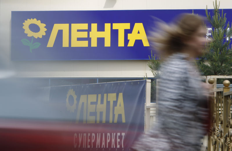 © Reuters. Супермаркет Лента в Москве