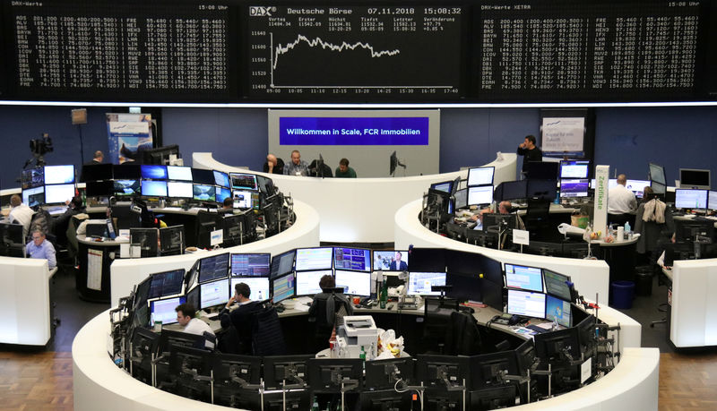 © Reuters. The German share price index DAX graph at the stock exchange in Frankfurt