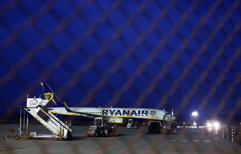 © Reuters. Autoridades francesas retienen un avión de Ryanair por supuesto impago de una deuda