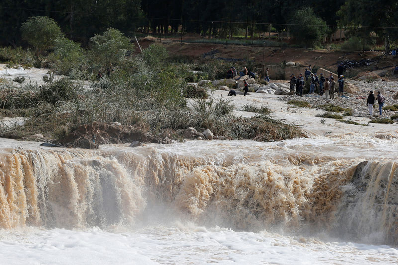 © Reuters. الحكومة: أمطار غزيرة وسيول تقتل 12 شخصا في الأردن