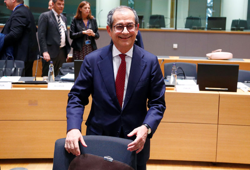 © Reuters. Imagen de archivo del ministro de Economía de Italia, Giovanni Tria, en una reunión de ministros de Finanzas de la zona euro en Bruselas
