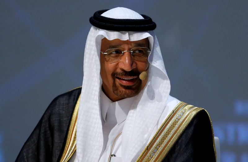 © Reuters. Saudi Arabia's Energy Minister Khalid al-Falih talks during the 23rd World Energy Congress in Istanbul