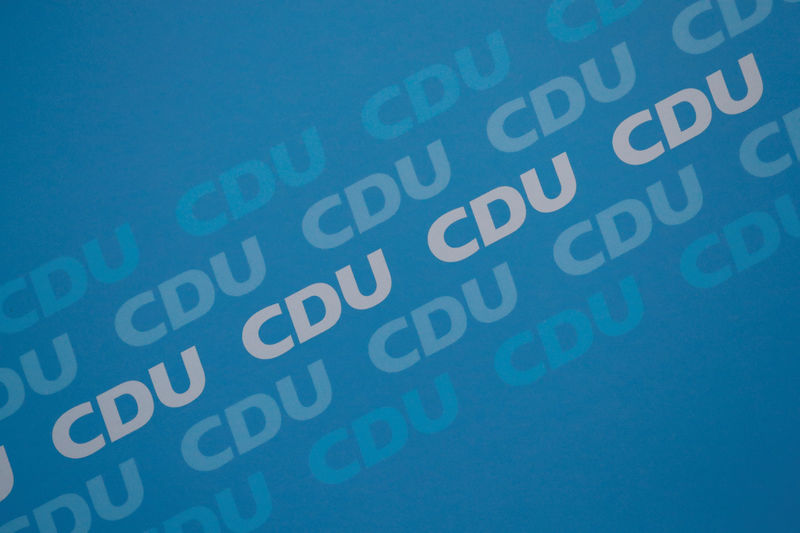 © Reuters. Logo of the Christian Democratic Union (CDU) is pictured at the party's headquarters in Berlin