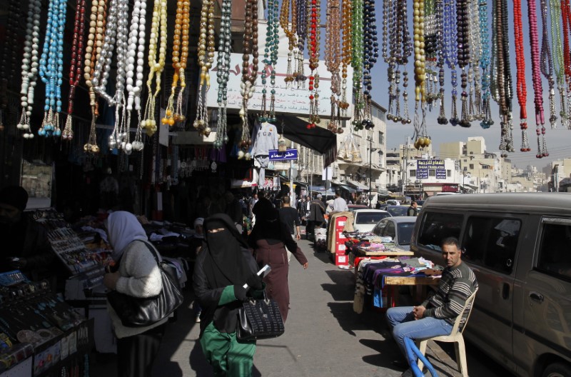 © Reuters. انحسار انكماش الأسعار بالأردن في سبتمبر
