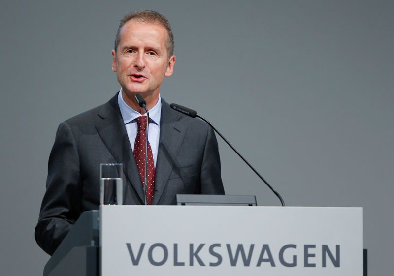 © Reuters. FILE PHOTO: FILE PHOTO: Diess, Volkswagen's new CEO, attends the Volkswagen Group's annual general meeting in Berlin