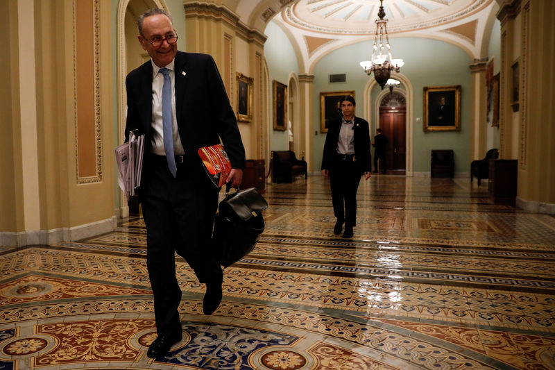 © Reuters. Senate Minority Leader Chuck Schumer arrives at the U.S. Capitol