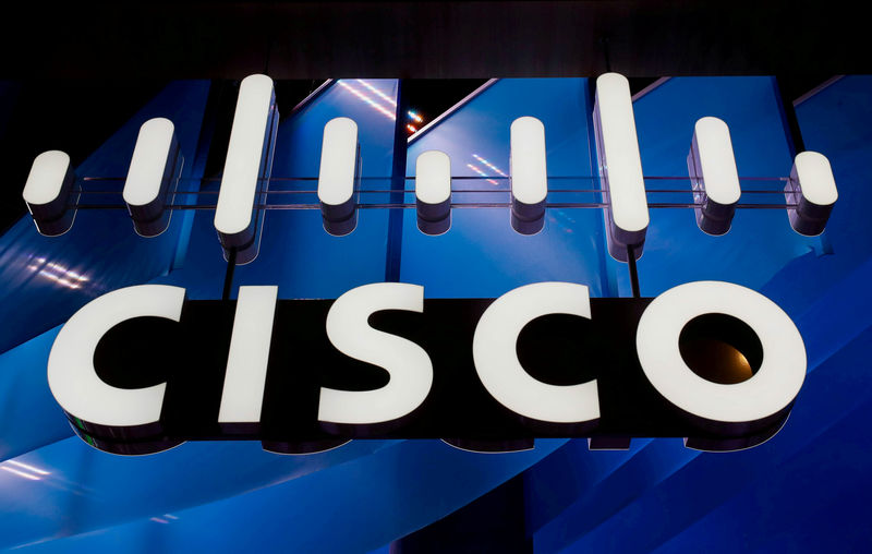 © Reuters. FILE PHOTO: A logo of Cisco is seen during the Mobile World Congress in Barcelona