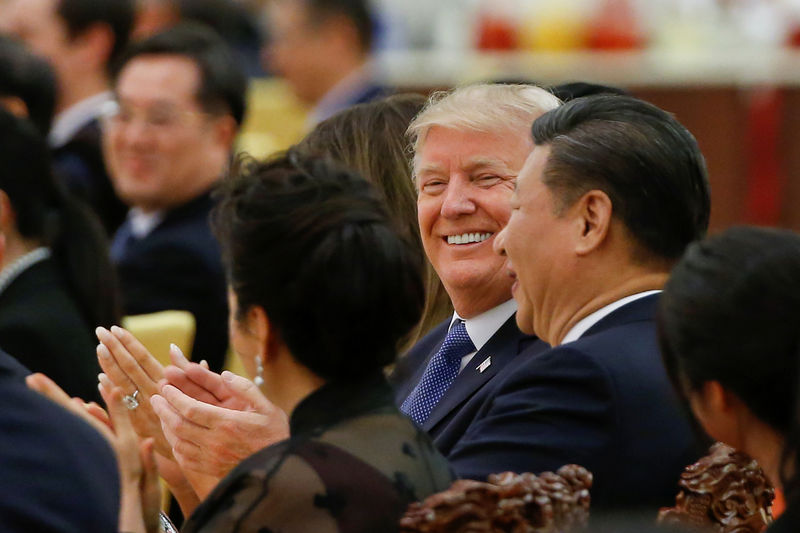 © Reuters. U.S. President Donald Trump and China's President Xi Jinping attend a state dinner at the Great Hall of the People in Beijing