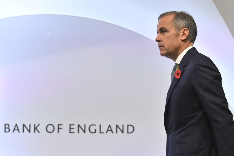 © Reuters. FILE PHOTO: Bank of England Governor Mark Carney attends a Bank of England news conference, in the City of London