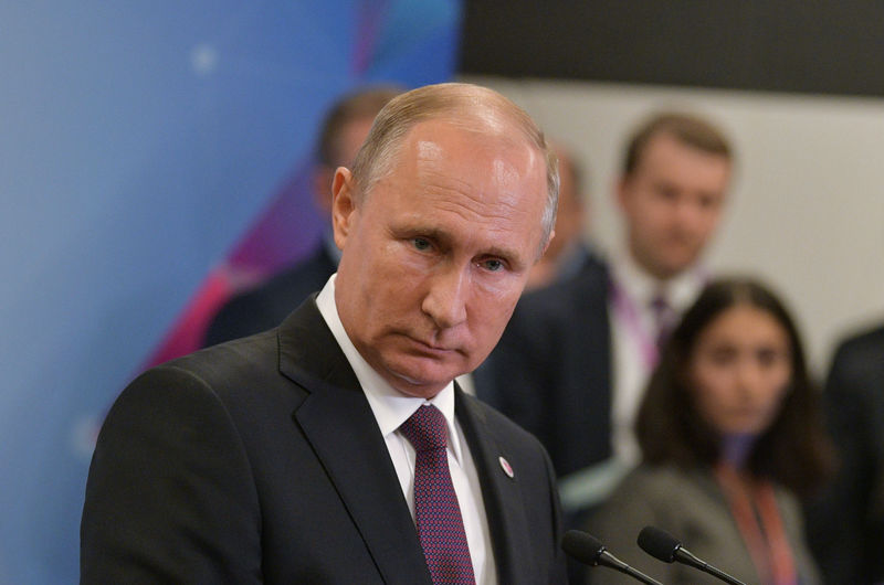 © Reuters. مصادر: روسيا تريد أن تنأى بنفسها عن أي اتفاق تقوده أوبك لخفض إنتاج النفط