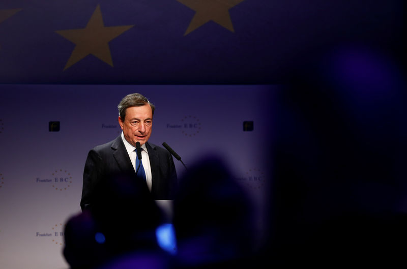 © Reuters. Presidente do Banco Central Europeu, Mario Draghi, durante evento em Frankfurt