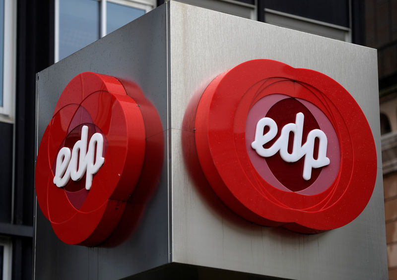 © Reuters. Logo da EDP Energias é vista em Oviedo, Espanha