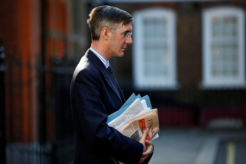 © Reuters. Pro-Brexit Conservative Party MP Jacob Rees-Mogg leaves his home in Westminster central London