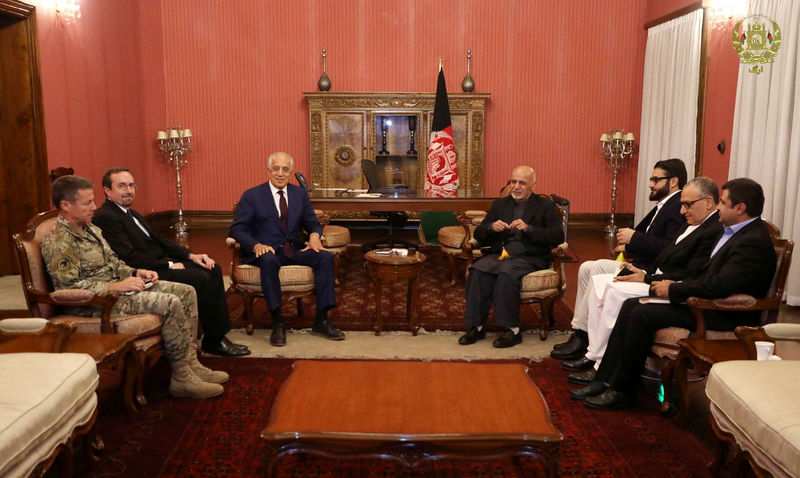© Reuters. مبعوث أمريكا للسلام يسعى لطمأنة كابول بأنها لن تستبعد من المحادثات