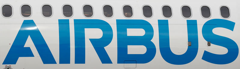 © Reuters. The logo of Airbus is pictured during flight event presentation of an Airbus A330-800 aircraft in Colomiers near Toulouse