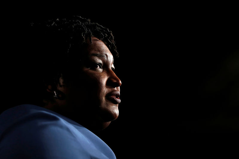 © Reuters. FILE PHOTO: Georgia Democratic gubernatorial nominee Stacey Abrams speaks to supporters during a midterm election night party in Atlanta, Georgia, U.S.