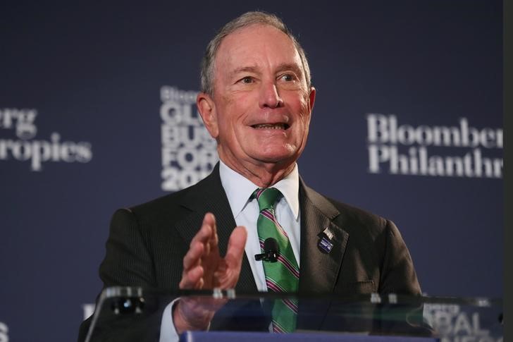 © Reuters. Former New York City Mayor Michael Bloomberg speaks at the Bloomberg Global Business forum in New York