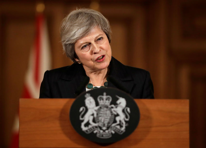 © Reuters. صحيفة بريطانية: ستة خطابات تفصل معارضي ماي عن الاقتراع على سحب الثقة منها