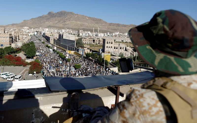 © Reuters. الحوثيون يعلنون وقف إطلاق الصواريخ على التحالف بقيادة السعودية