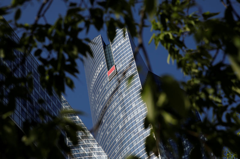 © Reuters. FILE PHOTO: A view shows the logo on the headquarters's of French bank Societe Generale at  La Defense